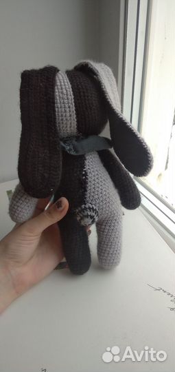 Вязаная игрушка заяц (ручная работа)