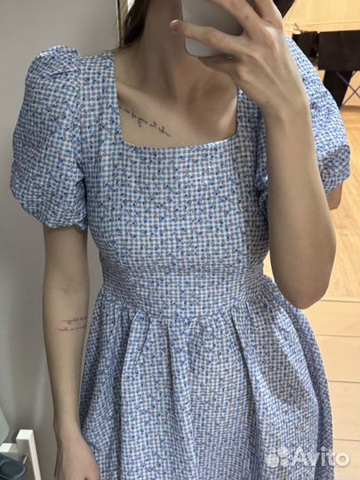 Платье с открытой спиной