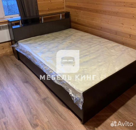 Кровать