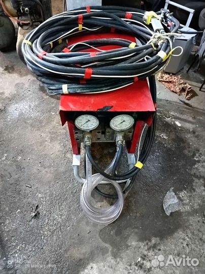 Установка для напыления и заливки пенополиуретана