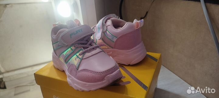 Кроссовки детские 27 размер