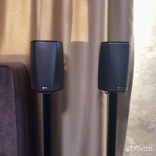 Heos 1 HS2 на стойках Vogel