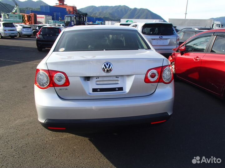 VW Jetta 1.4 tfsi продается по запчастям