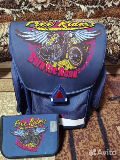 Рюкзак школьный с ортопедической спинкой