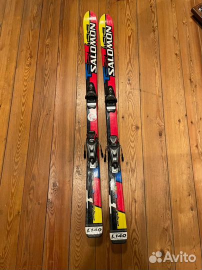 Горные лыжи Salomon 140 и палки Rossignol 70-105