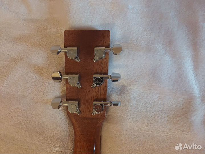 Акустическая гитара