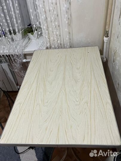 Кухонный стол