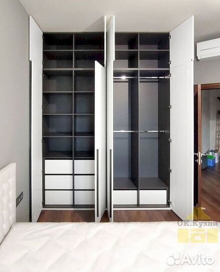 Шкаф распашной