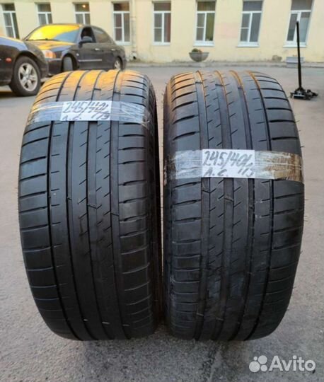 Michelin Pilot Sport 4 245/40 R19 98Y