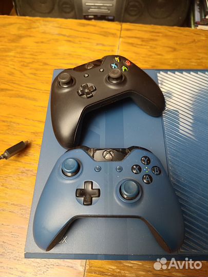 Xbox One Forza Limited Edition + Xbox 360 + 35 игр