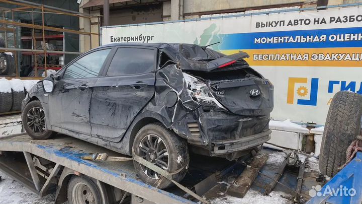 Накладка двери задней левой Hyundai Solaris 83830