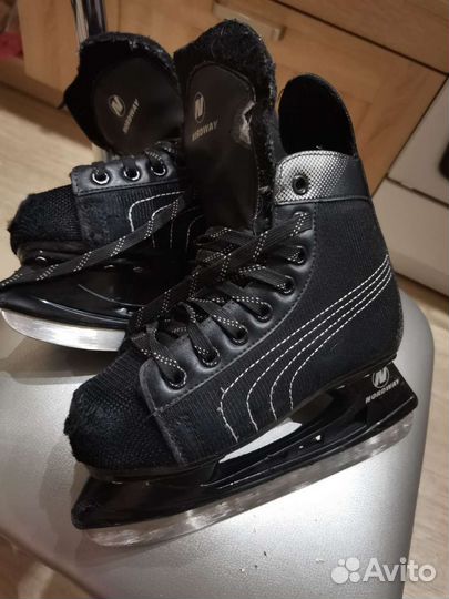 Коньки хоккейные