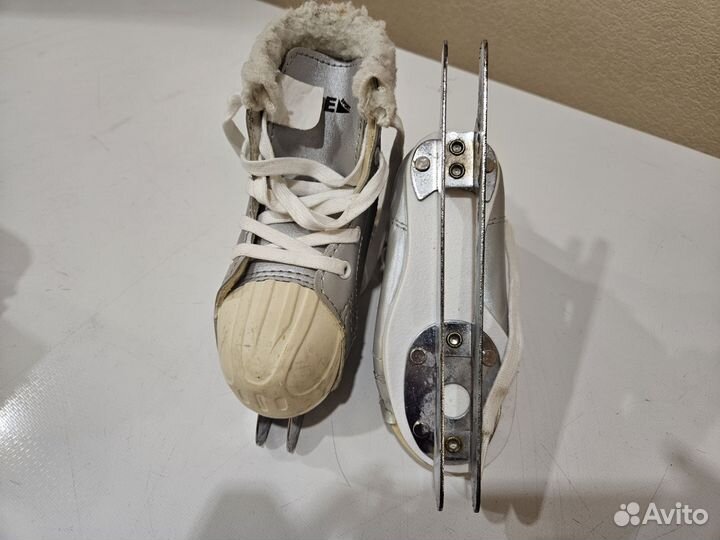 Коньки фигурные 26 размер