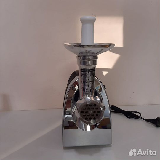 Мясорубка Aresa AR-2102