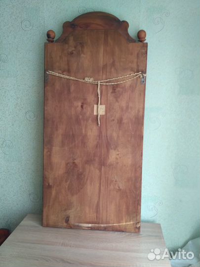 Зеркало настенное в резной деревянной раме