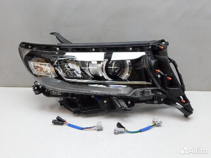 Фара правая Toyota Land Cruiser Prado