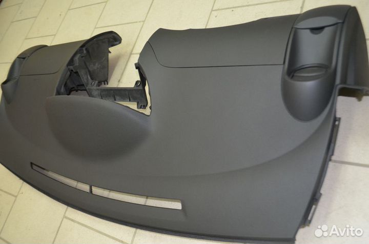 Торпедо панель приборов Тойота Ярис