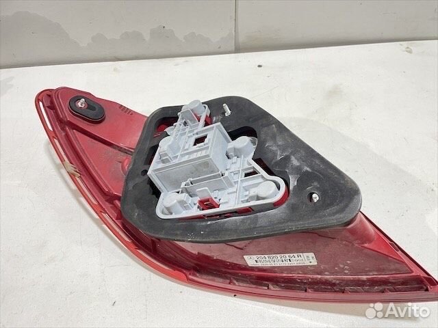 Фонарь задний правый Мерседес w204 C204