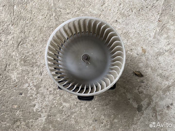 Моторчик печки suzuki jimny