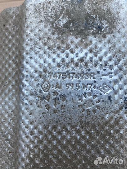 Тепловой экрнан глушителя Renault Fluence