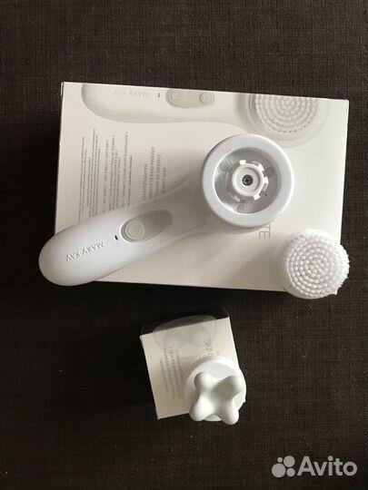 Щетка для умывания + насадка для массажа Mary Kay