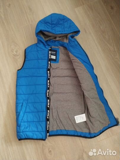 Безрукавка на мальчика р. 140/146 (9-10 лет)