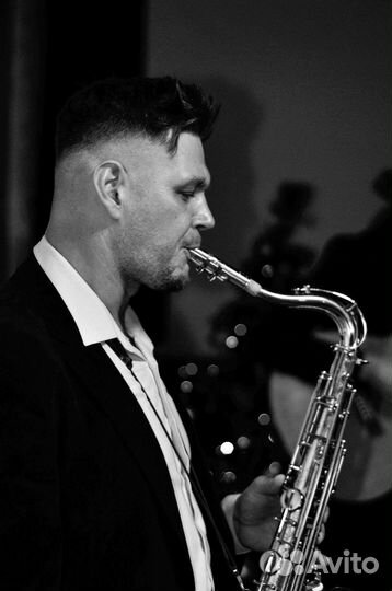 Саксофонист, музыкант на праздник, свадьбу