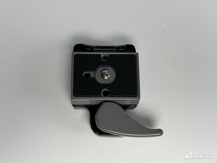 Площадка быстросъемная 323 Manfrotto, 201pl