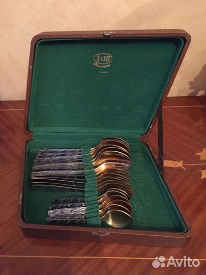 Столовый набор с позолотой времен СССР