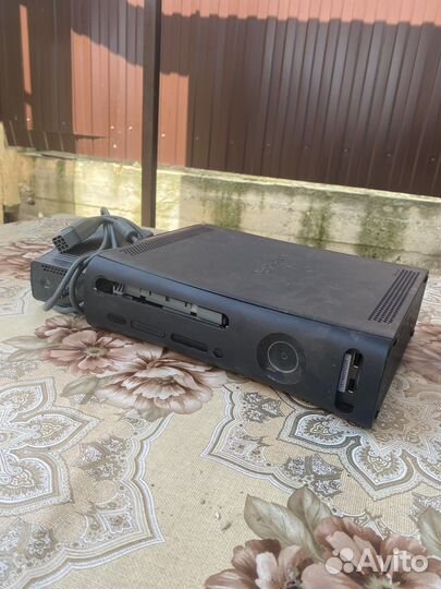 Продается xbox 360 на запчасти
