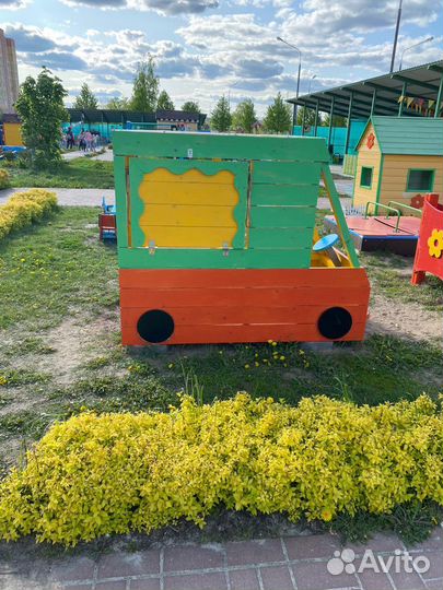Детский уличный автобус