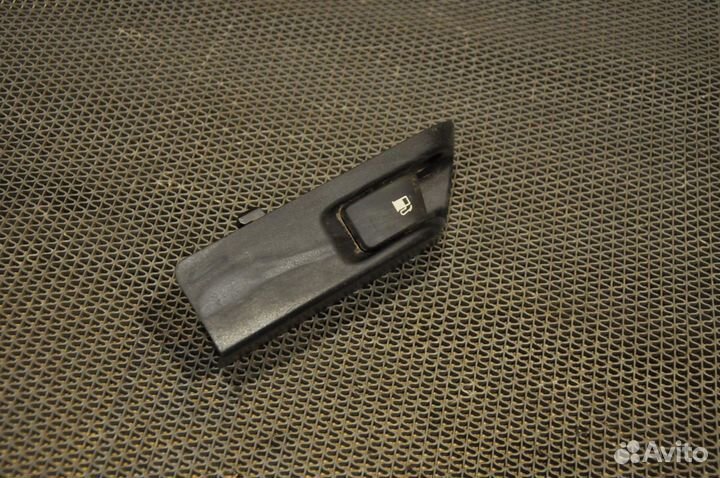 Ручка открывания бензобака toyota auris ZRE151