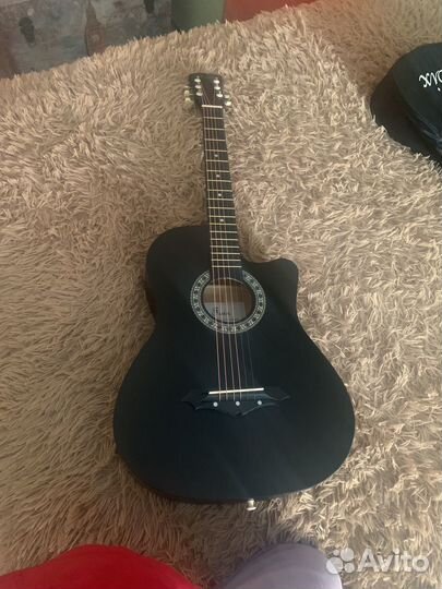 Акустическая гитара