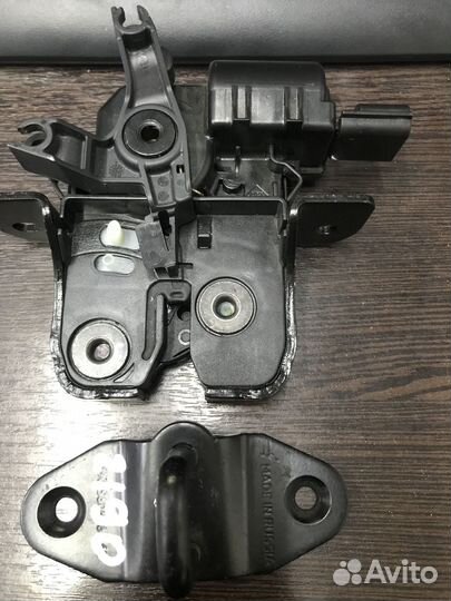 Замок крышки багажника LADA x-ray