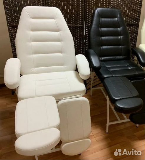 Стул для мастера педикюра, косметолога
