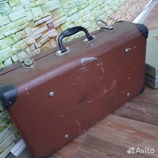 Чемодан ретро