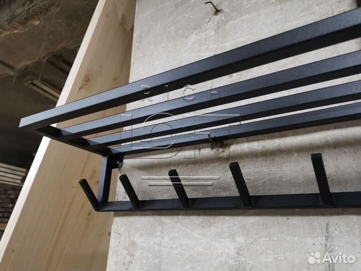 Вешалка для одежды настенная