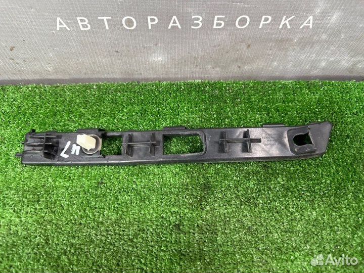 Кронштейн заднего бампера левый Kia Rio 3 Ub 11-17