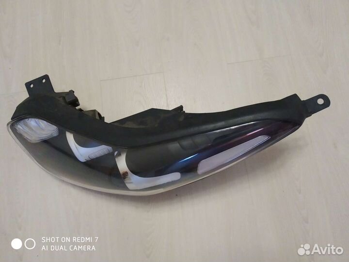 Фара левая Kia Sportage 4