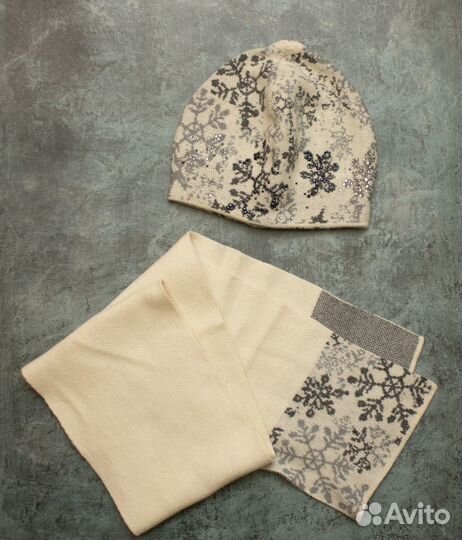 Шапка и шарф из шерсти с ангорой