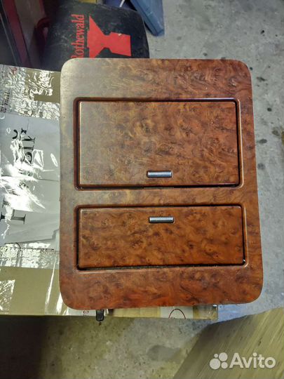 Центральная консоль Шевроле Тахо