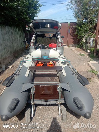 Лодка Ревера 320