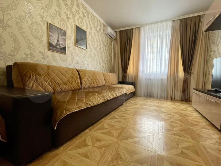 2-к. квартира, 81 м², 4/14 эт.