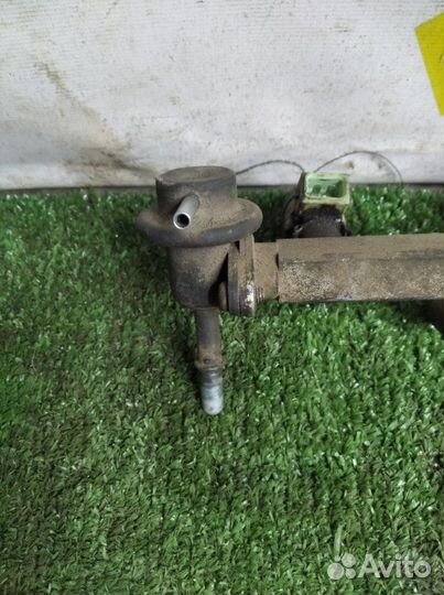 Топливная рампа Daewoo Nexia седан 150 F16D3 2008