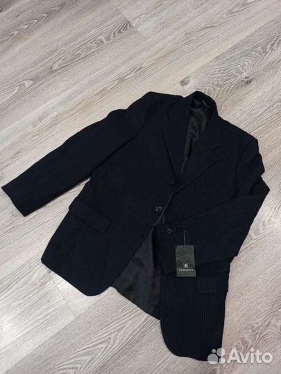 Костюм тройка для мальчика новый