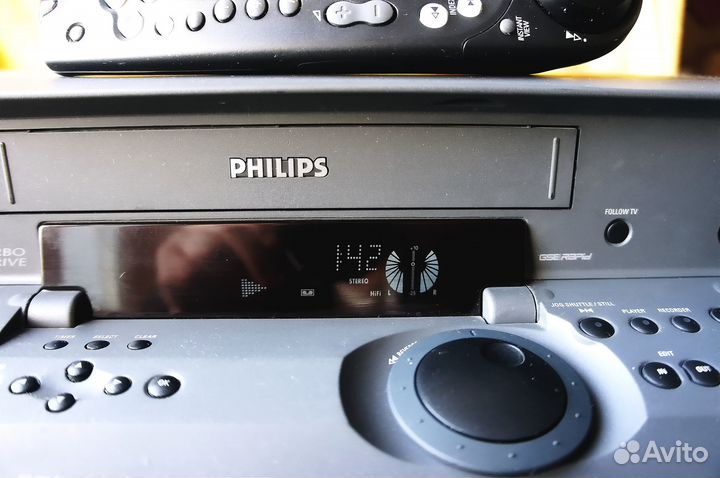 Видеомагнитофон Philips VR969