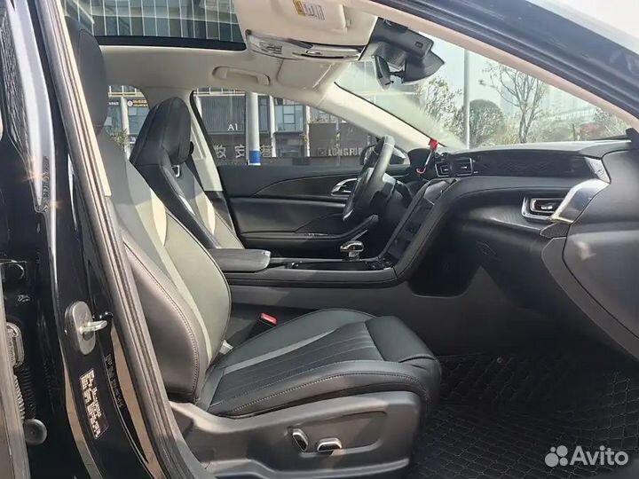 Hongqi H6 2.0 AT, 2023, 30 000 км