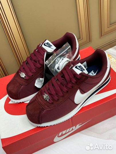 Кроссовки женские Nike n2