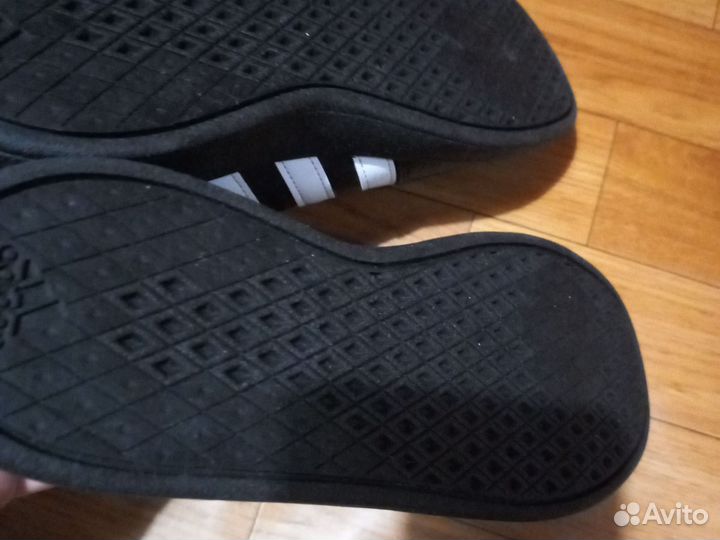 Кроссовки Adidas новые