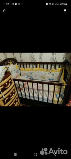 Детская кроватка с маятником и ящиком